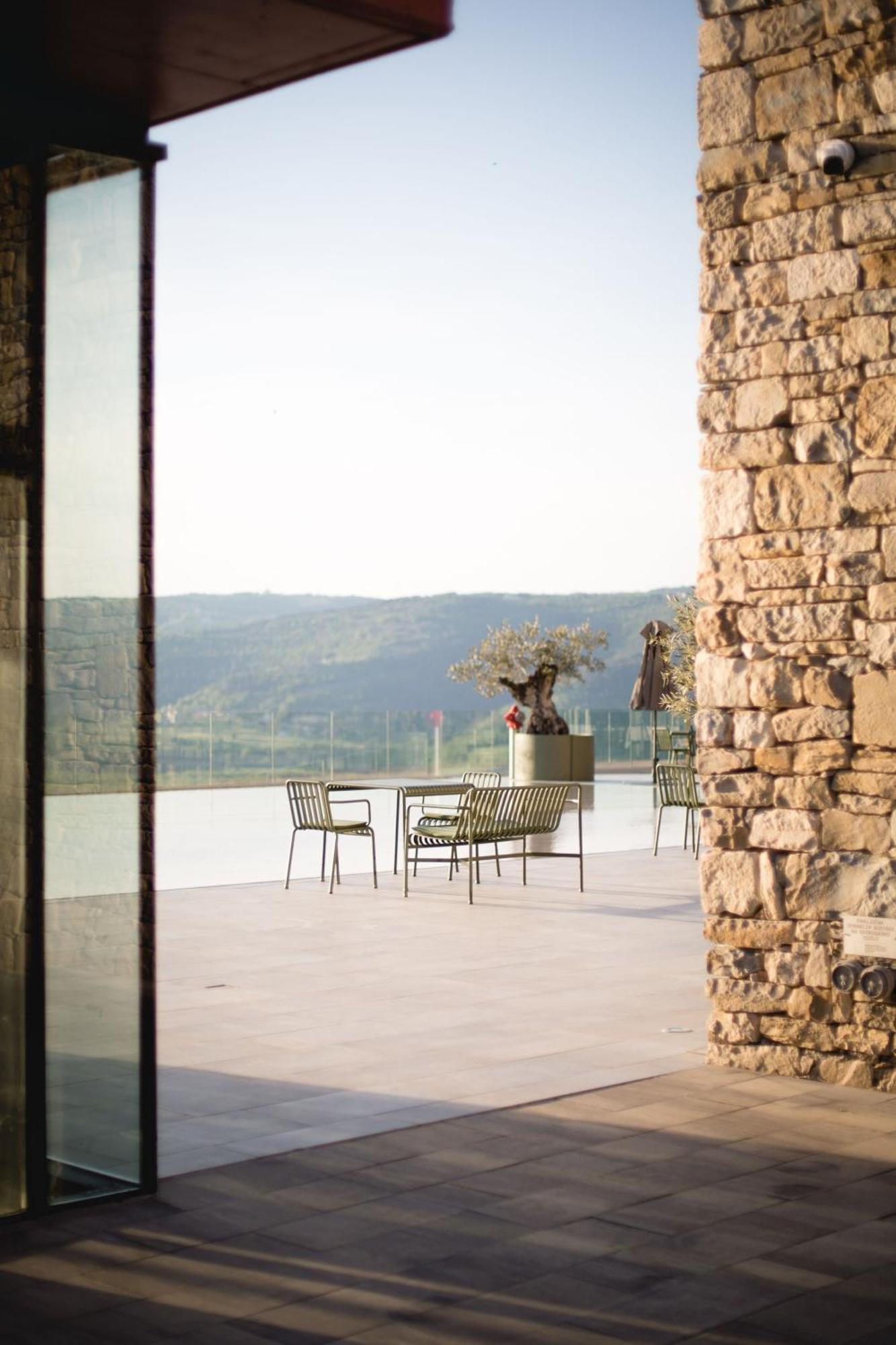 Winery & Design Hotel Roxanich Motovun Exterior photo